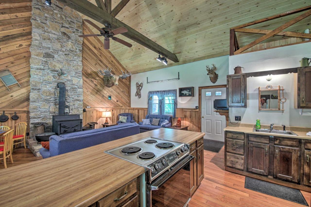 Waters Edge Retreat With Deck On Patoka Lake! Taswell Exterior foto